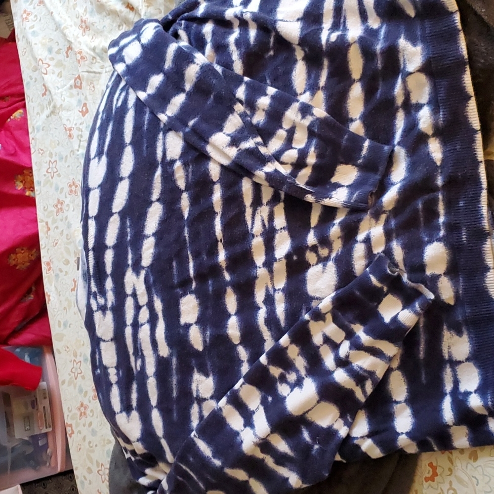 blue and white sweater (light) falls creek 1x